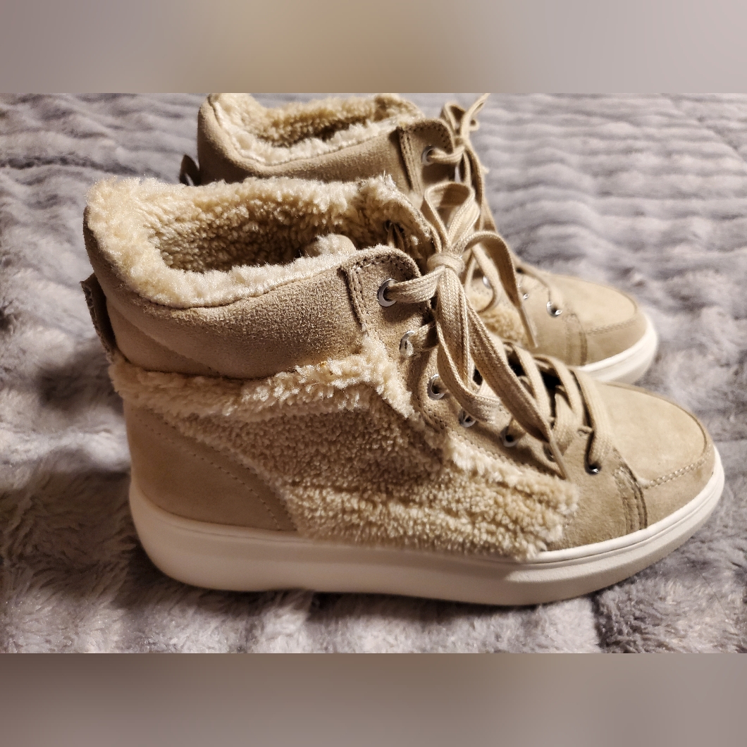 Marc Fisher Sneaker